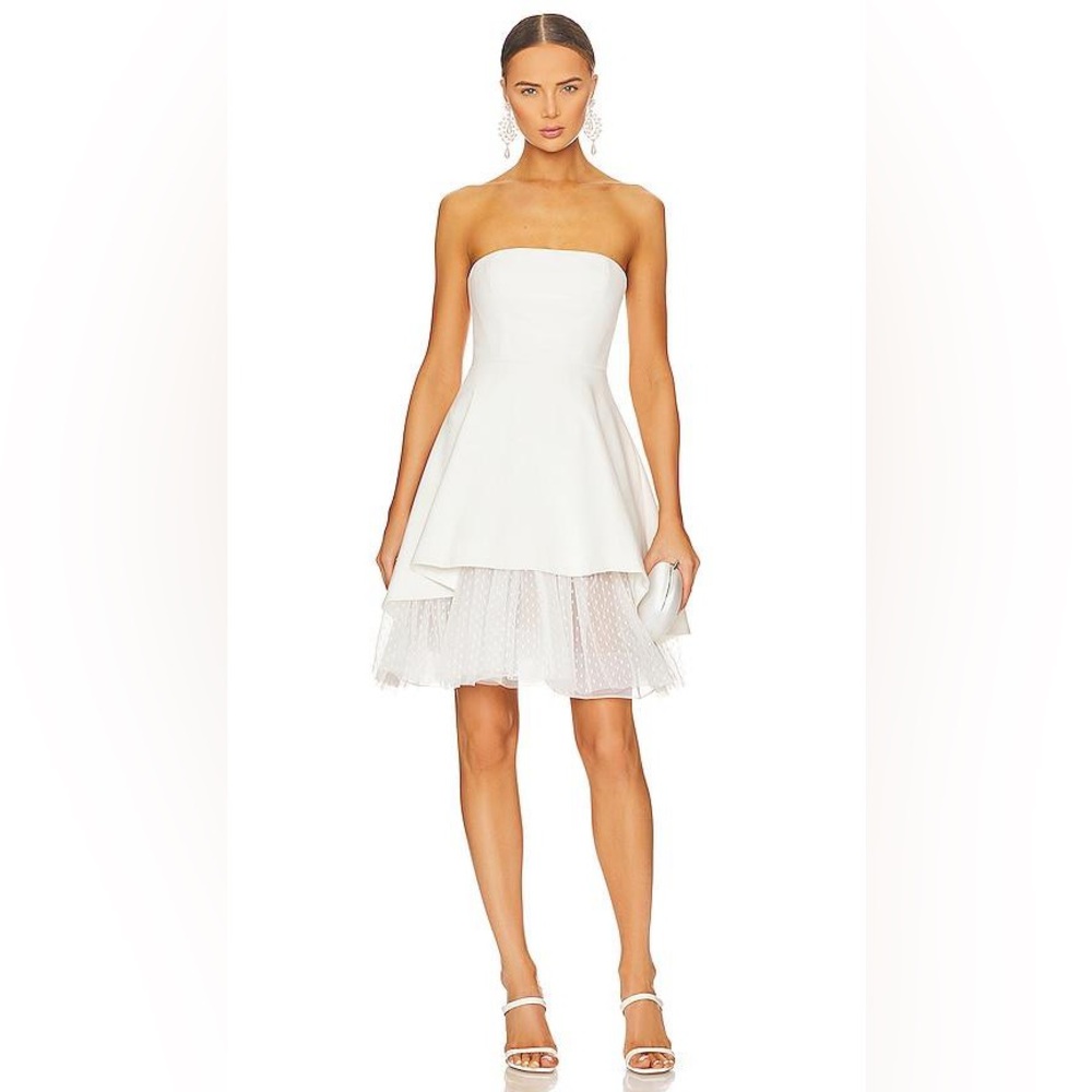 BCBGMAXAZRIA Short Strapless Evening Dress in Off White